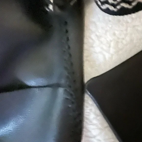 Callista black leather bag with matching pouch - Picture 7 of 14